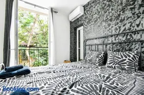 2 Private Suits - Art, Location, Quiet, Balconies - Image 2