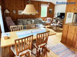 Holiday home within walking distance to beaches - Image 4