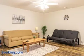 Neighboring Fort Benning The Modern Guest House Sleeps 13 - Image 4