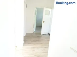 Zwei Etagen Wohnung im Grünen - Image 2
