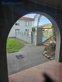 Central 2 Beddy on Beach Road! - Image 3