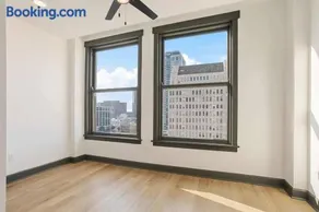 Optimum - Downtown Sanctuary! - Image 2