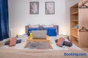 Private Cinema and Gaming Room Getaway - Image 3