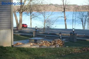 Gorgeous Views of Round Lake, Minutes to Saratoga - Image 2