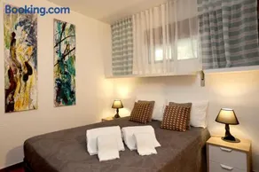 Like-home-T1 Apt-Sea View, near the beach - Image 3