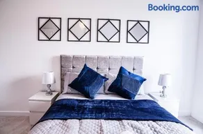 A luxury 2 bedroom apartment with 2 free parking - Image 2