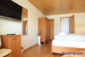 F-1016 Haus Maiglöckchen Doppelzimmer 01 mit Frühstück - Image 4