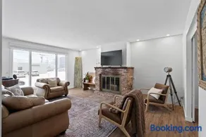 Perfect Group Stay in Cornwall 3 Bedroom and Theater Room - Image 1
