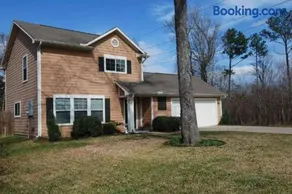 Enjoy Vacation in a Quiet Area with Huge Backyard - Image 3