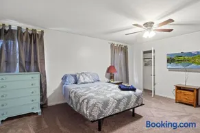 Rose Garden - Delightful Private and Peaceful Home - Image 3