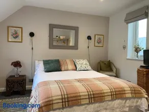Cottage Guest House Nr Cheltenham on Cotswold Edge - Image 2