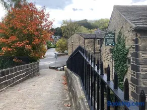 Over The Bridge Guest House - Image 4