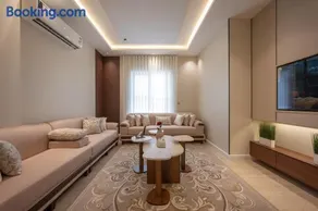 شقة بثلاث غرف بطراز فاخر وموقف خاص - Image 3