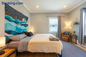 Oak Manor - Chic & Stylish 2BR Apartment Retreat - Image 1