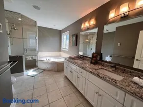 The Bards Roost - 3BR King Ensuite Family Friendly - Image 2