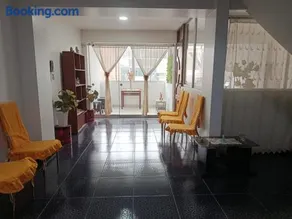 Entire House 2 Floors Free Airport Pickup - Image 4