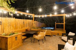 7 bedroom, Hot Tub, Fire Pit Retreat in Pocatello, Chubbuck - Image 1