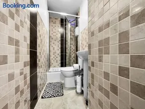 Stylish Studio Suite W Vip Lounge Access-maerdy - Image 3