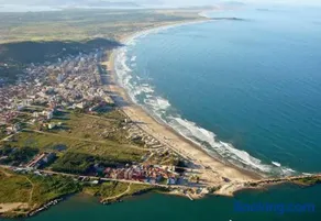 APARTAMENTO 3 DORM., O QUINTAL É A PRAIA E MOLHES - Image 4