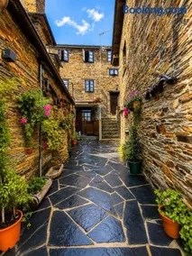 Apartamentos Los Castros - Image 1