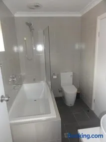 Prime location & spacious - Image 1