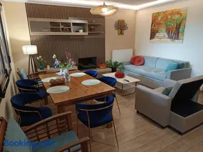 TwinStars apartment with courtyard and view - Image 2