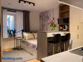 URBAN APARTMENTS Dluga 40 No 11, free public parking - Image 1