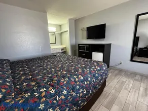 Budget Inn Motel - Image 1
