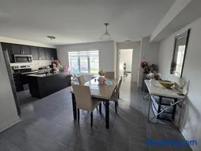 Modern Home w Private Yard and Master Suite - Image 4