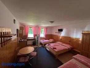 Appartamento adatto alle famiglie con griglia e giardino - Image 1