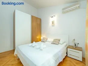 Rosemary Apartments - Image 2