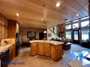 Mack Mountain Lodge - Image 3