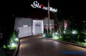 Motel Glamour - Image 4