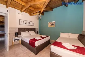 Andretina Sea View Apartments - Image 2