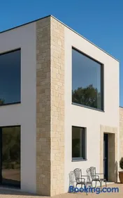Provençal and Modern Villa ideal for families - Image 1