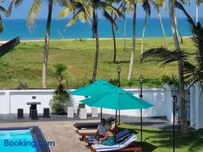 Darshana Beach Hotel - Image 1