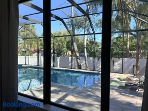 New Upscale & Modern Heated Pool Home in Walkable Downtown! - Image 5