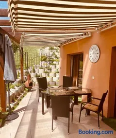 Luxus Resort - Zupko - Image 2