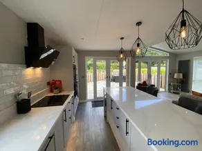 Sandbanks 2 bed Lodge - L2 - Image 2