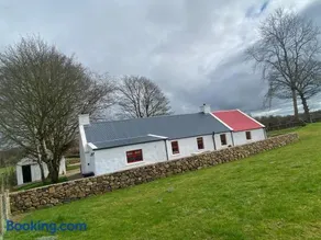 Farm Stay at THE GLEBE COTTAGE KILREA - Image 3