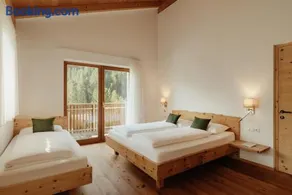 New Penthouse Zirm im Untermairhof mit Bergblick, privater Terrasse und großem Esszimmer - Image 1