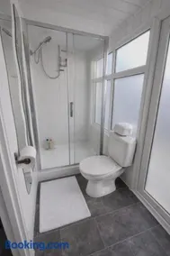 Arena Apartment Meadowhall - Image 5