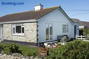 Sennen Sands- Free Parking - Free WiFi - Self Check In - Close to Beach - Pets Welcome - Image 4