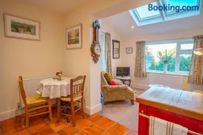 The Annexe at Clarendon - Image 2