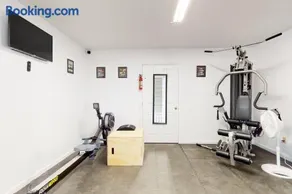Studio W Quiet View Patio Gym Games Dog Friendly - Image 5
