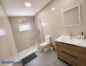 PineHills Retreat - AC - Near Lisbon and Santa Cruz - Image 3