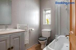 Dryw at Deanfield House Adult only Sea View Apartment in Moelfre by Lazy Days Anglesey - Image 3