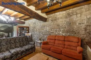 Maison entièrement équipée avec piscine privée, jardin et barbecue | Vue montagne | Avec animaux acceptés - Image 3