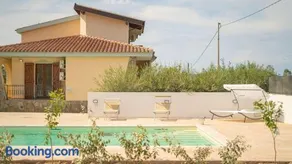 Appartamento Posada con piscina e parcheggio privato vicino al mare - Image 1