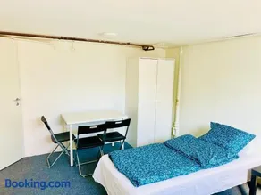 Cozy room with 2 single bed in Landskrona - Image 3